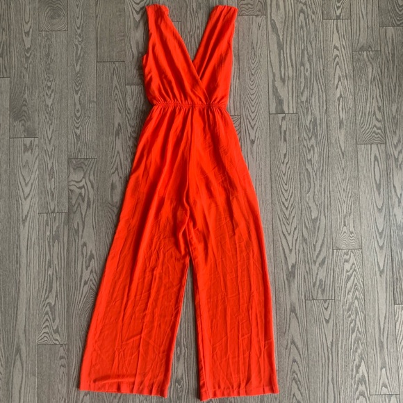 Beautiful Papaya Jumpsuit🌹✨ - Picture 2 of 7